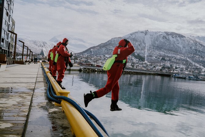 2 Hours Urban Arctic Floating Activity in the Harbours of Tromsø - The 2 to 3 meter dock jump