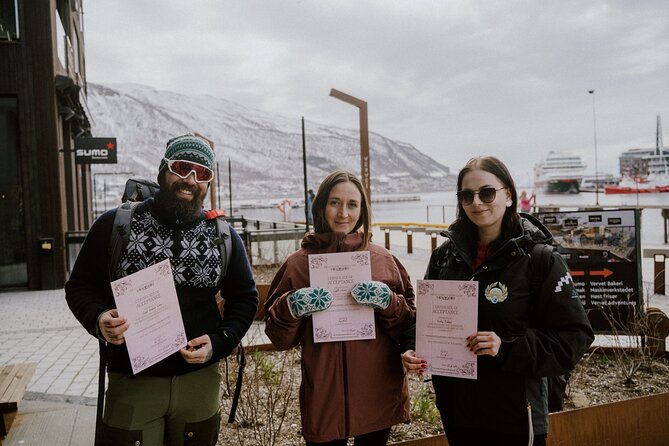 2 Hours Urban Arctic Floating Activity in the Harbours of Tromsø - Photos, scenery, and the choice between day and night
