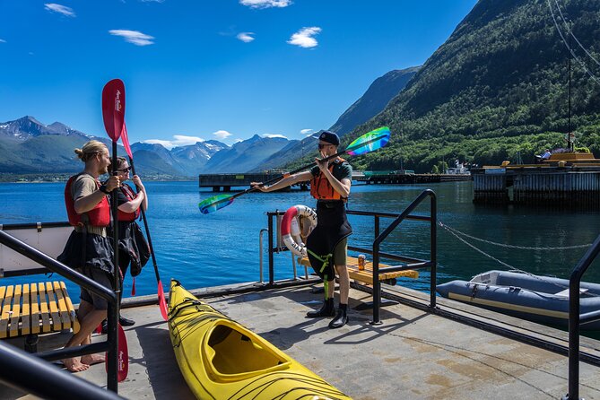 3-Hour Kayak Tour in Åndalsnes - Two hours toward the Romsdalsalpene