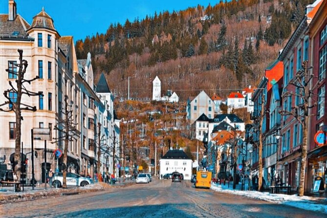 3-Hour Private Tour Hiked through the Bergen Mountains - Views, lakes, and the reward of climbing