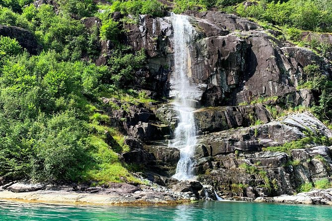 4 Day Bergen - Hardangerfjord private fjord-cruise - The boat, crew, and personal service