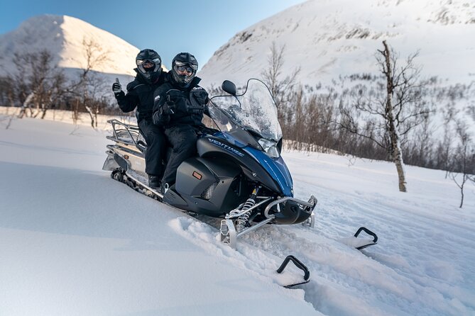 Adventure Snowmobile Safari - Sharing a snowmobile through Tamokdalen