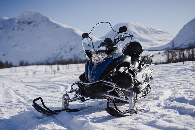Adventure Snowmobile Safari - Getting ready for Arctic weather