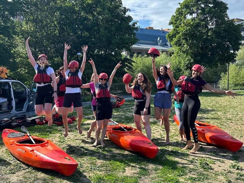 Akerselva River: Urban Paddling Adventure Kayak Tour - Clothing, weather, and staying comfortable