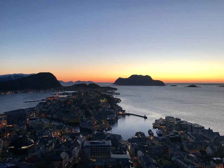 Ålesund: Ålesund and Surrounding Islands Audio Guide Tour - The audio guide is useful, but not foolproof
