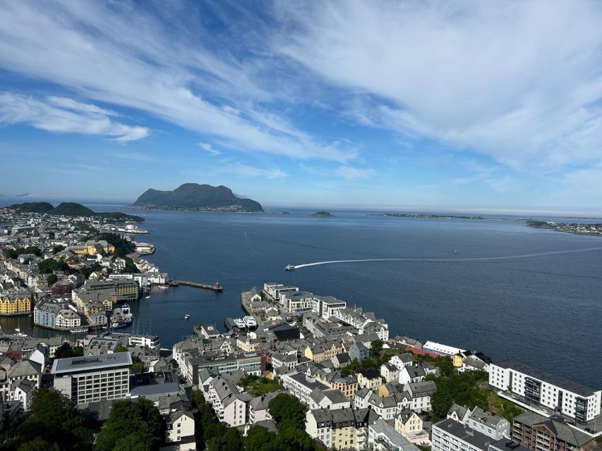 Ålesund: Giske and Godøy Islands Guided Sightseeing Tour - Key points to know before you book