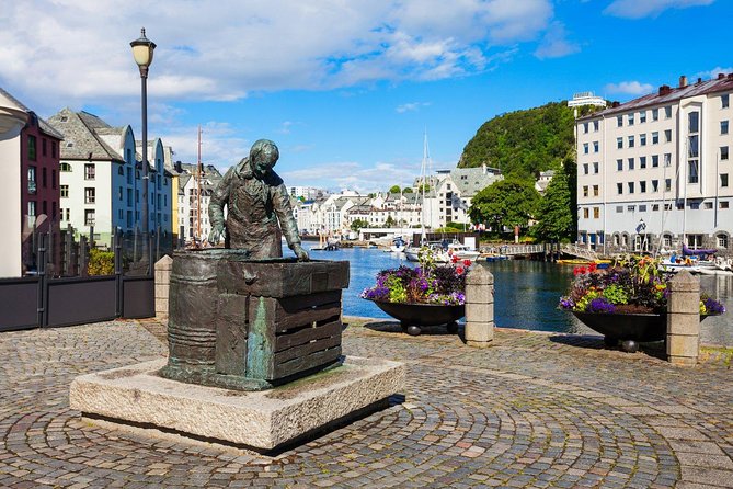Alesund Shore Excursion: The Ultimate Sightseeing Tour - Is $143.97 good value?