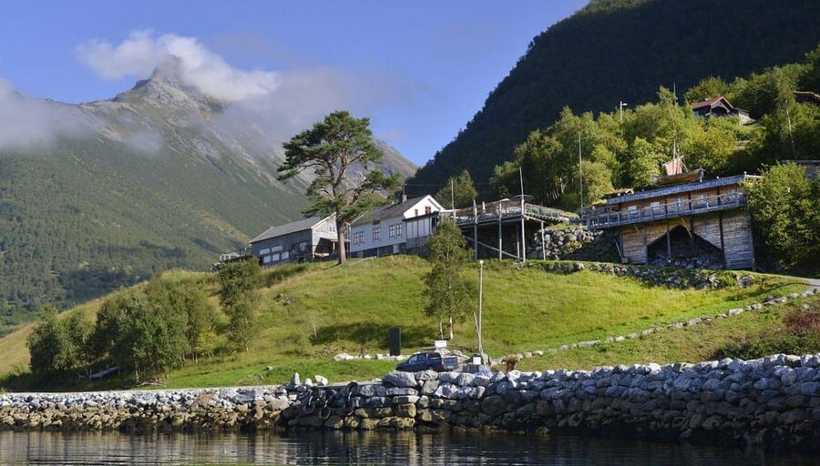 Ålesund-Trandal fjord tour with 3 hours stop at Trandal - Practical tips for a smoother day