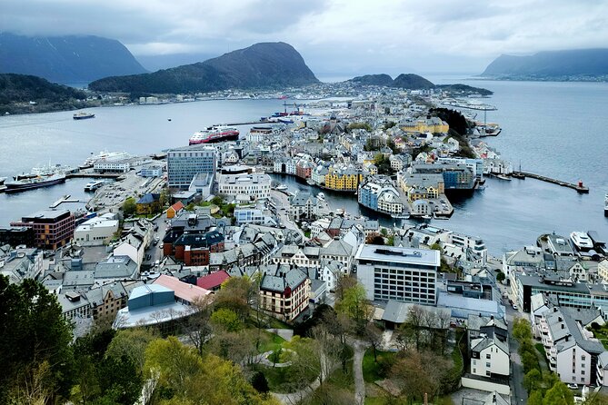 Ålesund Two Hour Walking City Tour - Key points to know before you book