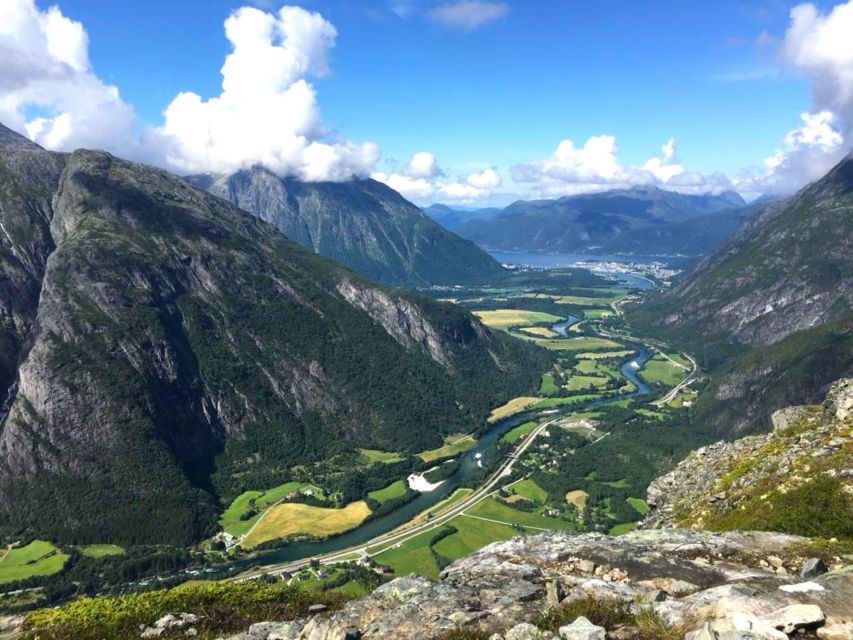 Åndalsnes - Trollstigen & Trollwall Audio Guid Bus Tour - Key points at a glance