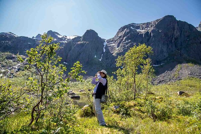 Arctic Landscapes Hiking, Sightseeing & Snowshoeing Private Tour - What the five-hour schedule really gives you