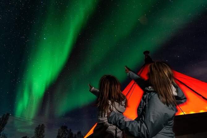 Aurora Safari Chase by big bus, free Photos, toilet onboard - Chasing the aurora for up to six hours