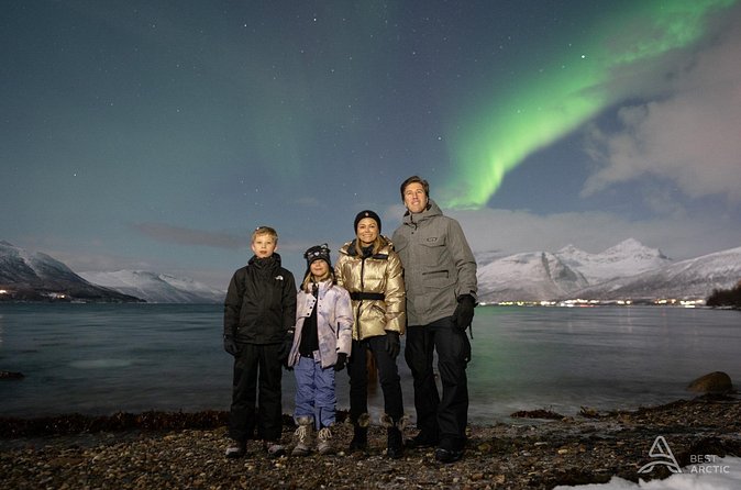 Aurora Safari Chase by big bus, free Photos, toilet onboard - Is $128.16 good value?