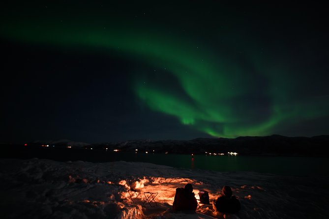 Aurora tour with free portrait and bonfire - Group Size, Vehicles, and Personal Attention