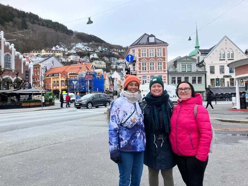 Bergen: Authentic Morning Walking Tour - A closer look at the two-hour pace
