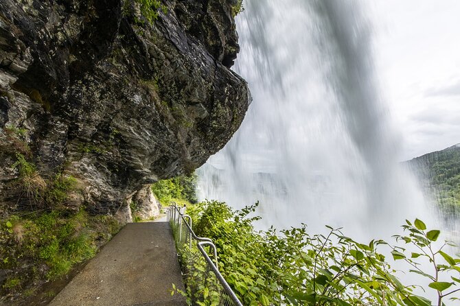 Bergen Beyond Day trip - The Hardangerfjord stop adds variety
