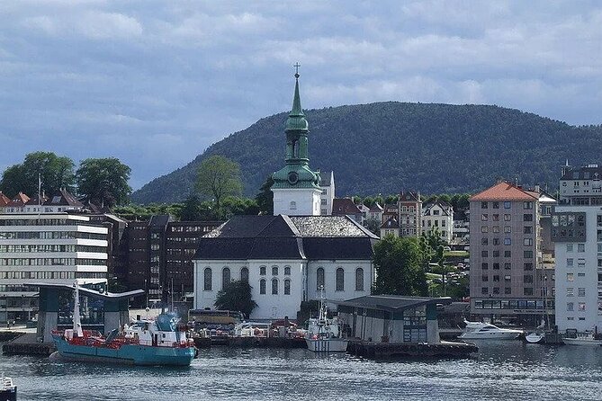 Bergen City Cruise - Nordnes Sea Water Pool and Bergen Aquarium