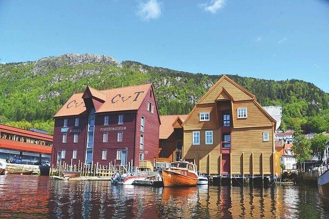 Bergen City Cruise - The customs house, Nykirken, and the Fish Market