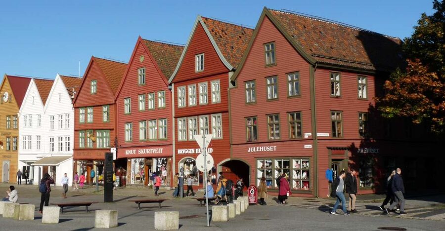 Bergen: City Tour on Foot - Bryggen: the heart of the walk