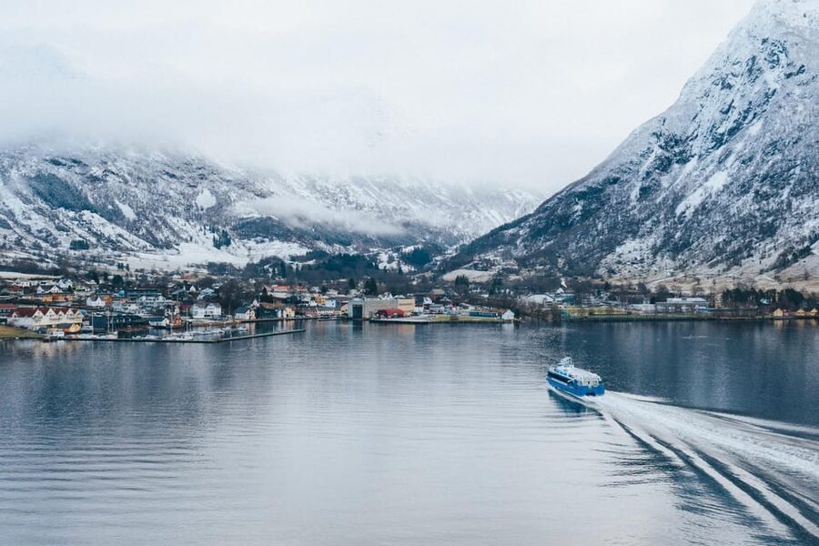 Bergen: Cruise to beautiful Rosendal by the Hardangerfjord - Baroniet Rosendal and the Folgefonn Centre