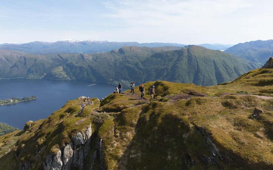 Bergen: Fjord Hiking - Public tour - From Bergen streets to open mountain country
