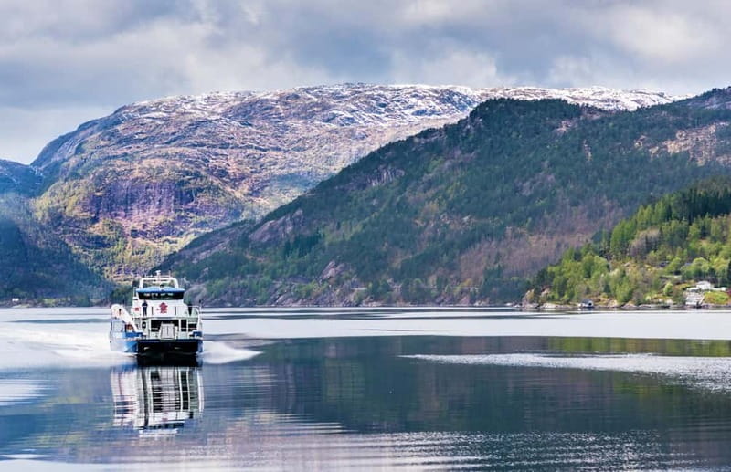 Bergen: Flam Railway, Stegastein and Fjord Cruise Day Tour - The early drive from Bergen to Voss