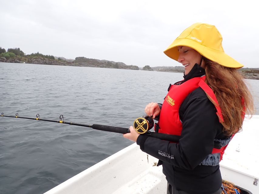 Bergen: Guided Fishing Tour with Outdoor Cooking - Meeting at Bergen Tourist Information