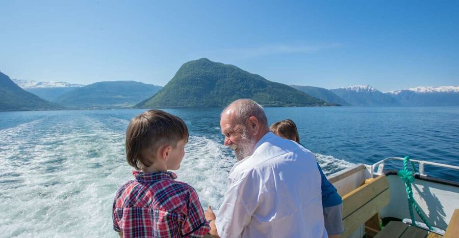 Bergen: Guided Fjord & Glacier Tour to Fjærland - Bøyabreen, a branch of Jostedalsbreen