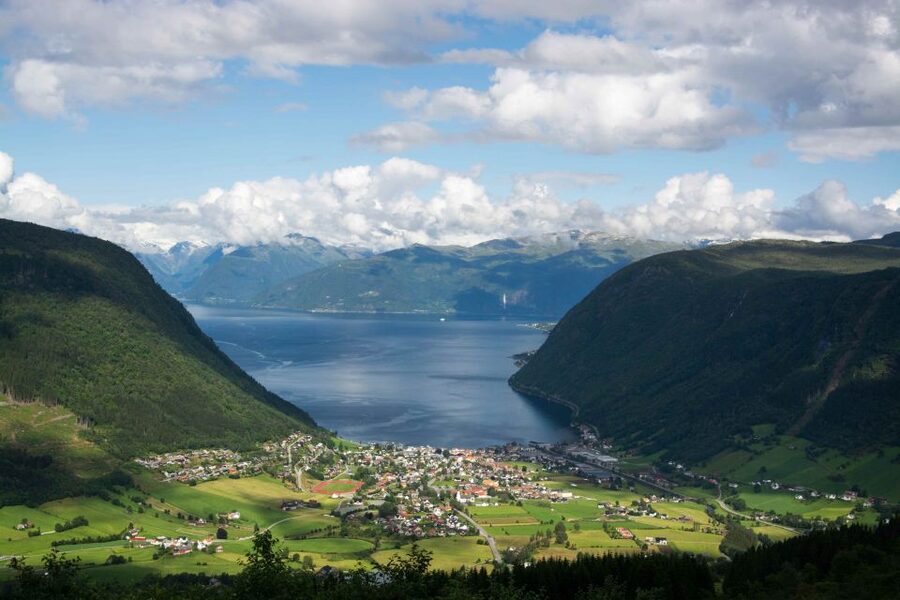 Bergen: Guided Fjord & Glacier Tour to Fjærland - The afternoon boat ride back to Vik