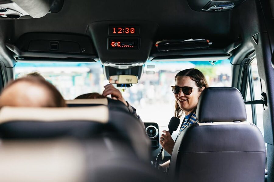 Bergen: Guided Minibus Tour with Photo Stops - The guide makes the difference