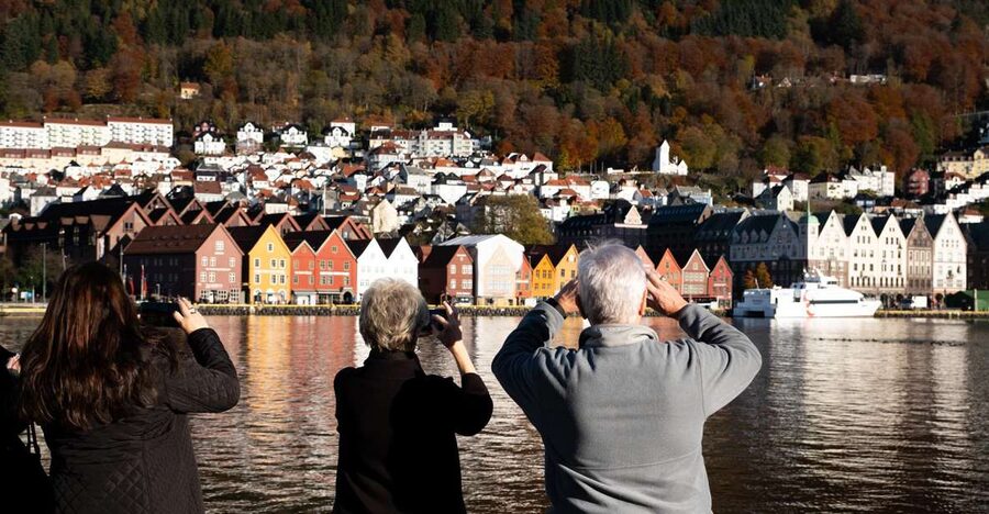 Bergen: Guided Minibus Tour with Photo Stops - Four photo stops with four different views