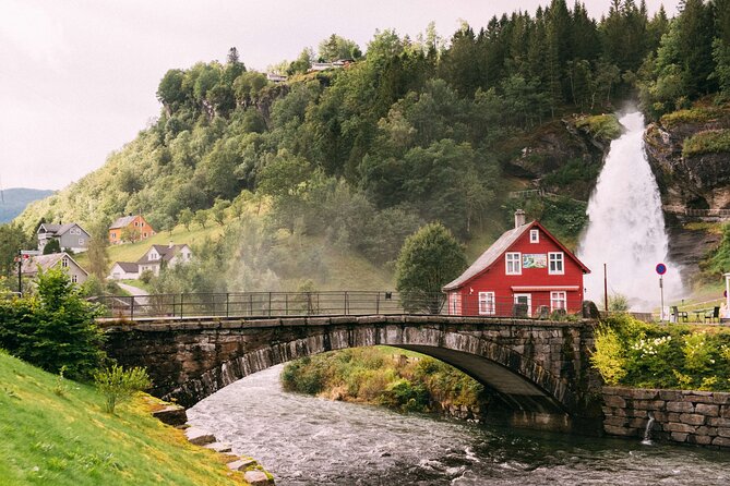 Bergen in a day, Guided tour: Old Town, Waterfalls & Waffles - Norheimsund and the quieter side of Hardangerfjord
