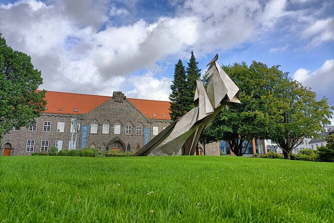 Bergen in Your Pocket: Landmarks and Lore Audio Tour - Torgallmenningen and the Sailor’s Monument