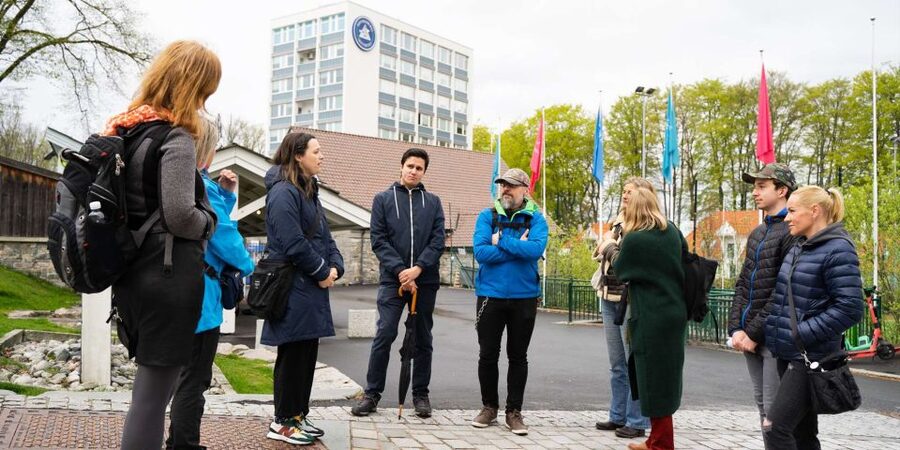 Bergen: Nordnes Neighborhood Hidden Gems Walking Tour - Merchant Bergen beyond the Hanseatic League