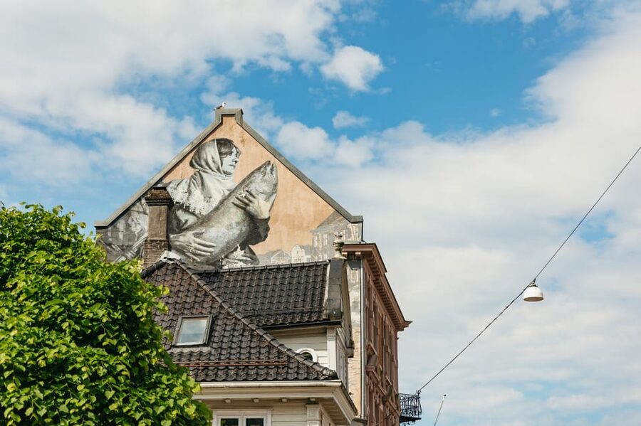 Bergen: Past & Present Small Group Guided Walking Tour - Price, pace, and weather