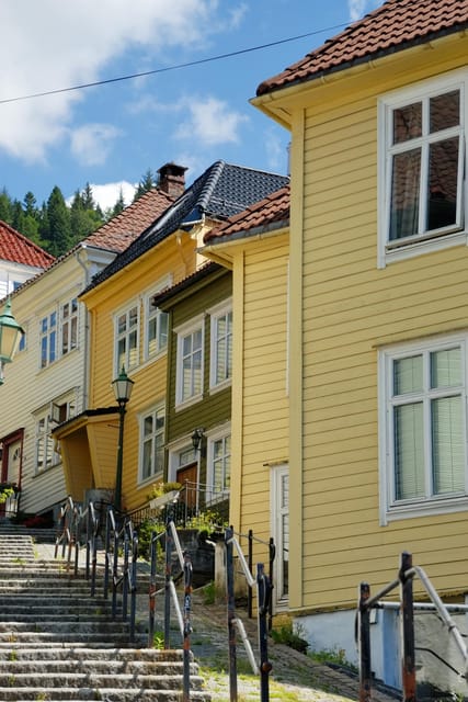 Bergen: Private tour in your own language - The fish market shows Bergen’s working side