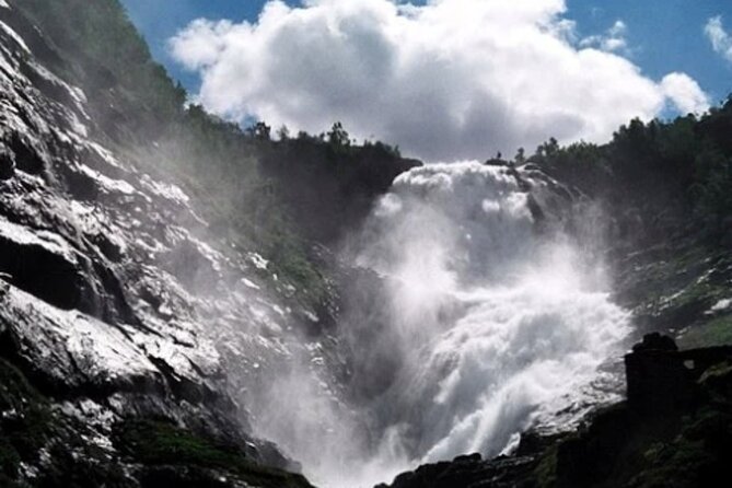 Bergen to Flam "The King of Fjords" One-Way or Round-Trip Cruise Ticket - Arriving in Flåm and choosing what to do