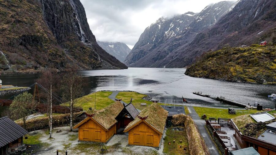 Bergen: Viking Village, Nærøyfjorden Cruise and Flåm Railway - Meeting the Viking residents of Njardarheimr