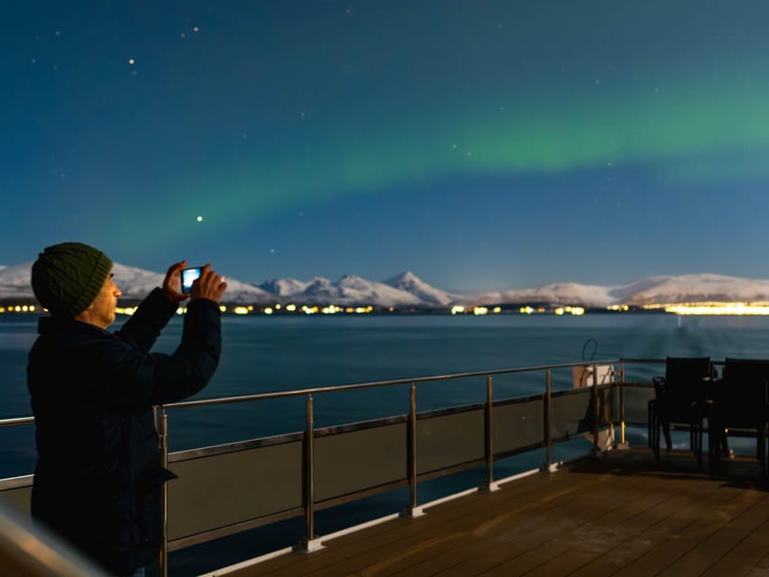 Bodø: Northern Lights Cruise - Meeting the boat behind Quality Ramsalt Hotel