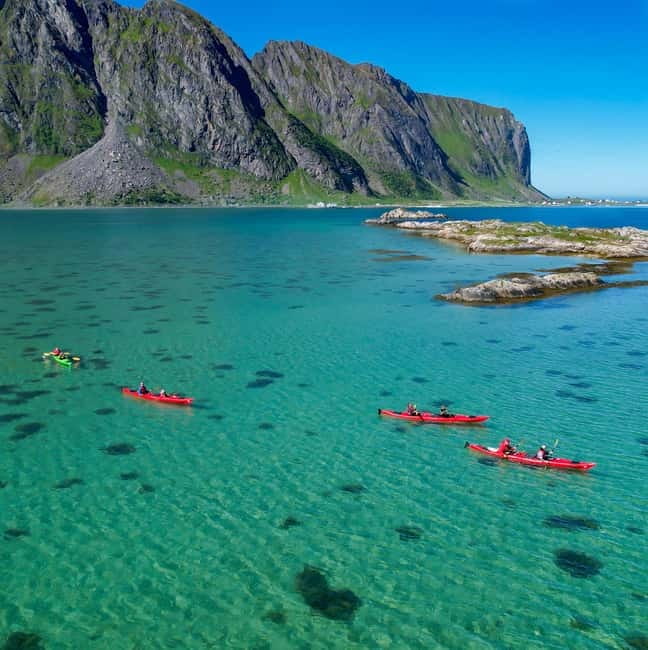 Bøstad: Kayaking Tour in Lofoten with Snacks - Paddling among Eggum’s small islands