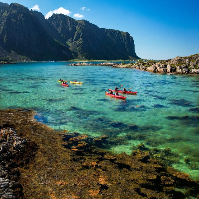 Bøstad: Kayaking Tour in Lofoten with Snacks - The island break with snacks and hot drinks
