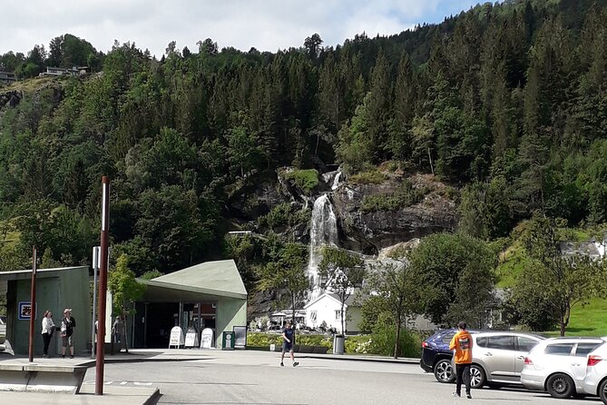 Bride's Veil and Steinsdalsfossen waterfalls with sceneries of Hardanger Fjord - Hardangerfjord: the scenic center of the day