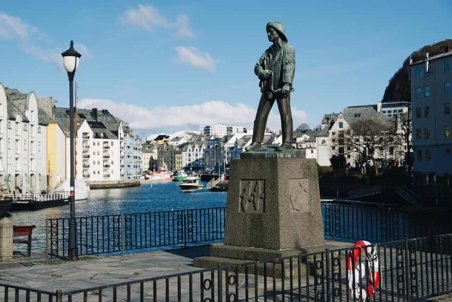 City walk in Ålesund: Art Nouveau, sea views, and insider tips - The museum park viewpoint