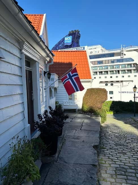 Discover Private+ Stavanger Guided City Tour - Museums, local bars, and a route built around you
