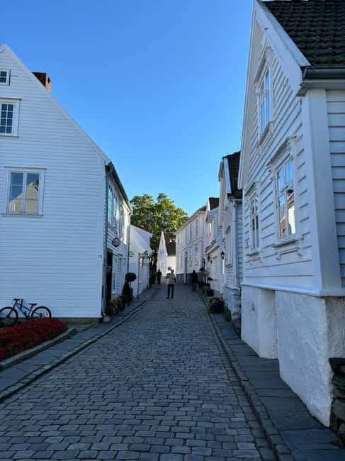 Discover Private+ Stavanger Guided City Tour - A small group with room for questions