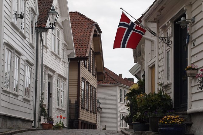 Discover Sensational Stavanger: Self-Guided Audio Tour - Breiavatnet, a quiet pause in the middle