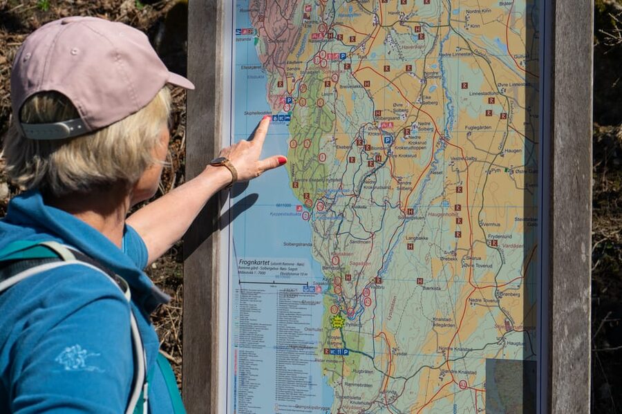 Drøbak: Guided walk along the coastal path and the forest - Starting beside Skiphelle beach