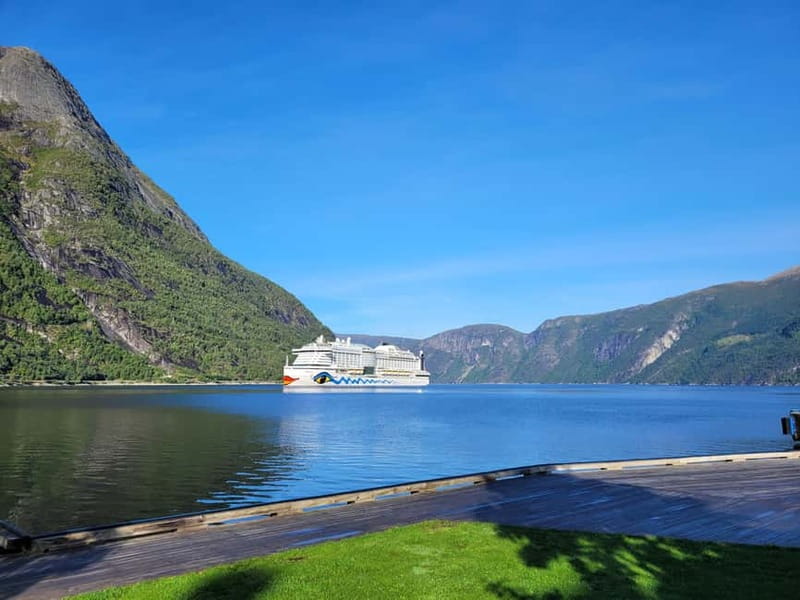 Eidfjord: Vøringsfossen Waterfalls Round-Trip Shuttle - Key points at a glance