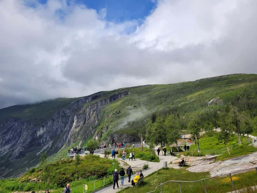 Eidfjord: Vøringsfossen Waterfalls Round-Trip Shuttle - Should you book the Eidfjord waterfall shuttle?