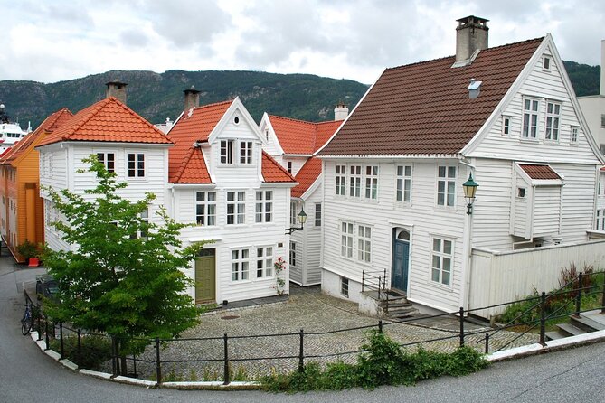 Essential Bergen: 2-Hour Private Guided Walking Tour - Key points at a glance